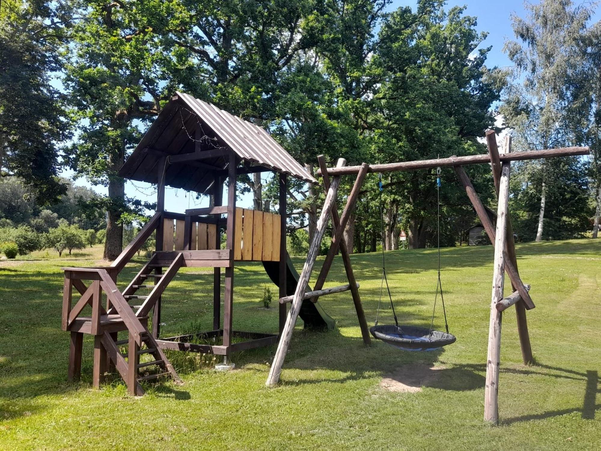 Ezerkalni Vila Raiskums Exterior foto