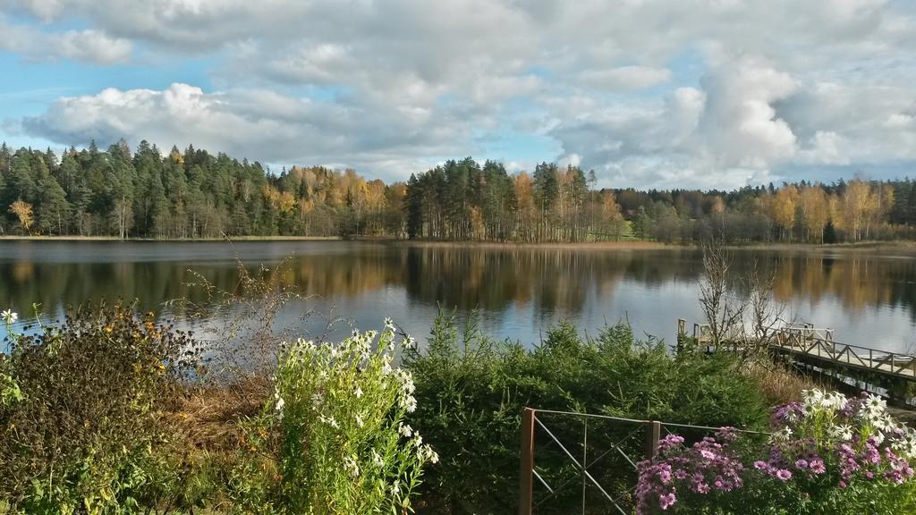 Ezerkalni Vila Raiskums Exterior foto