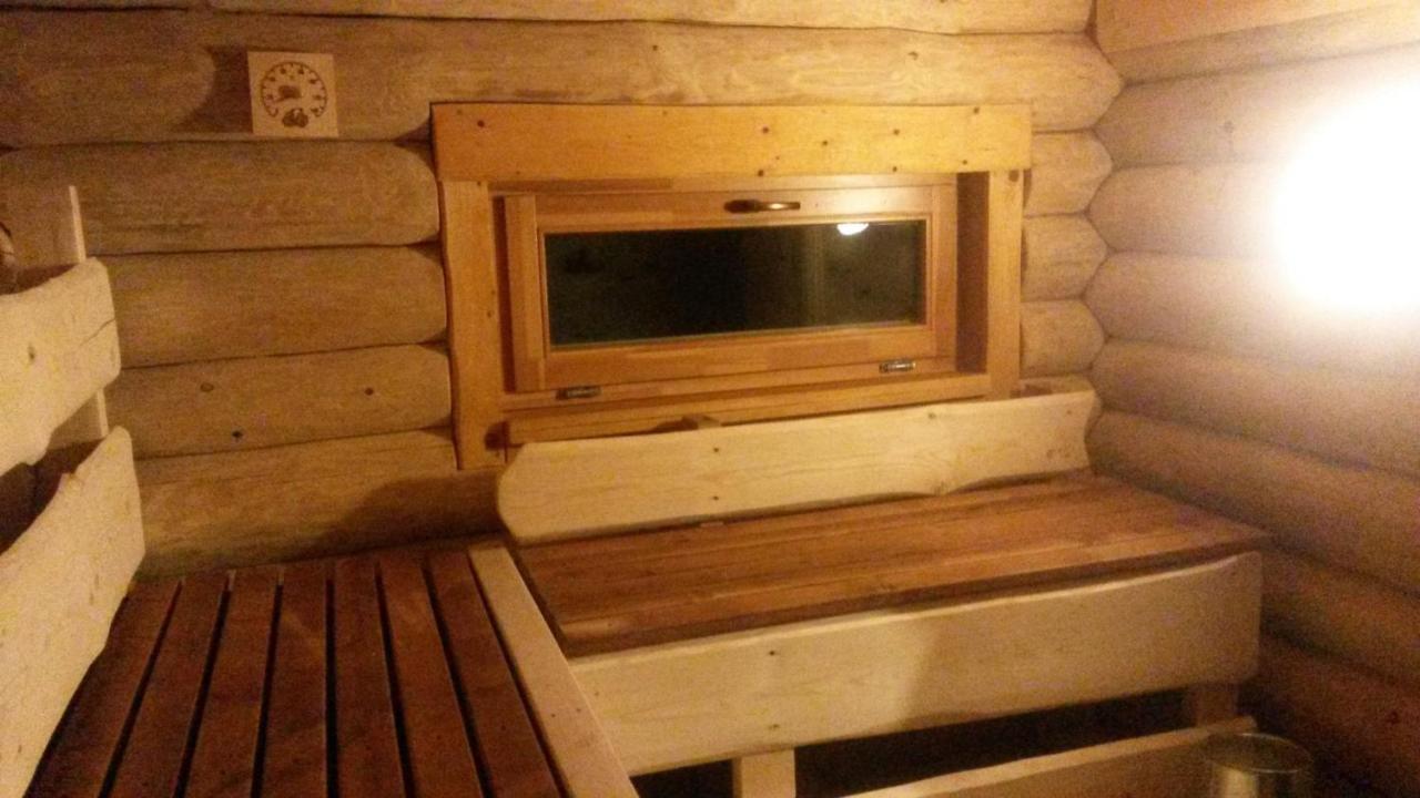 Ezerkalni Vila Raiskums Exterior foto
